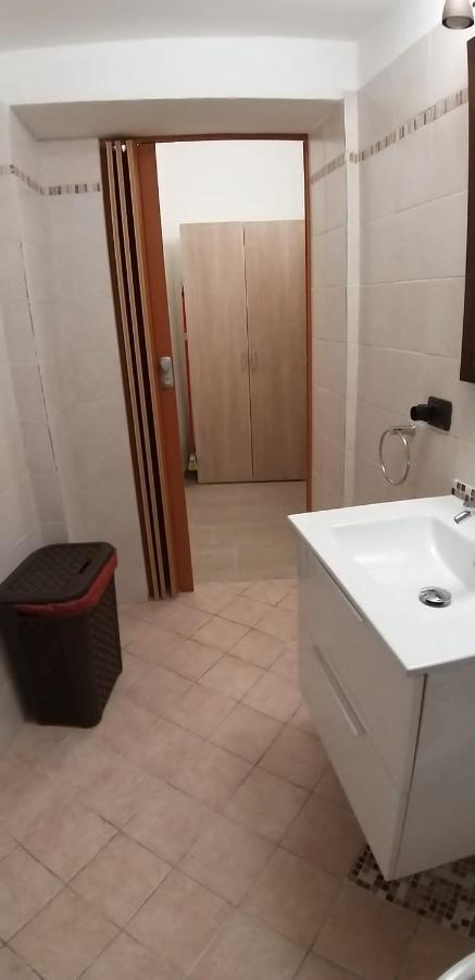 Marianna Casa Vacanza Azzate Bagian luar foto